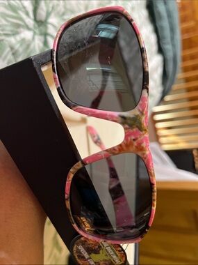 Women's Pink Floral Pattern Sunglasses - Fashionable UV Lenses